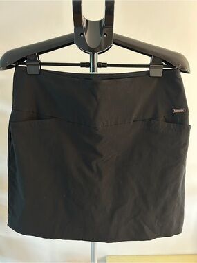 S.C. & Co. Black Garment Label Skort